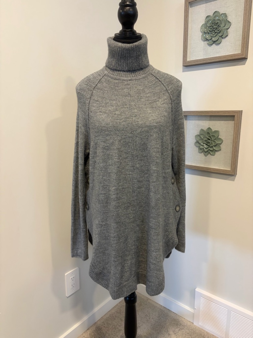 Caslon Grey Wool Blend Oversized Turtleneck Sweater with Side Buttons EUC